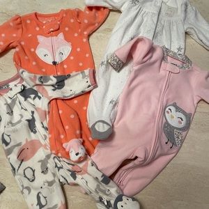Pre-used. Pristine condition. Cozy baby jammies from Carter’s 3M BUNDLE